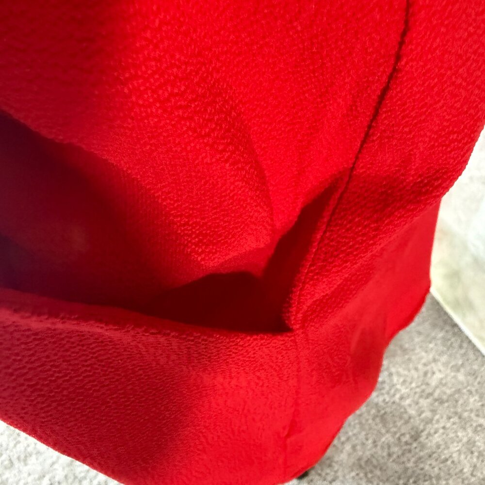 New πPremier Amour Feminine & Romantic Fire Red Romper with Pockets - Picture 5 of 16